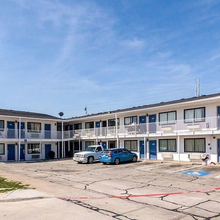 Motel 6 Fort Worth North Haltom City Eksteriør billede