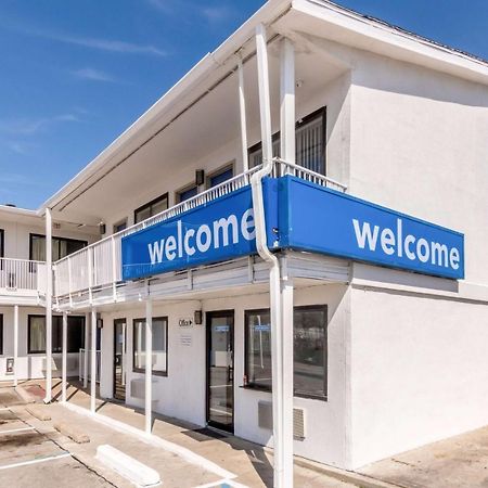 Motel 6 Fort Worth North Haltom City Eksteriør billede