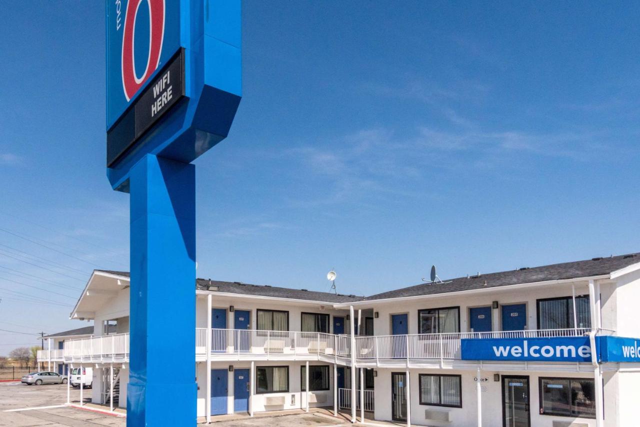 Motel 6 Fort Worth North Haltom City Eksteriør billede