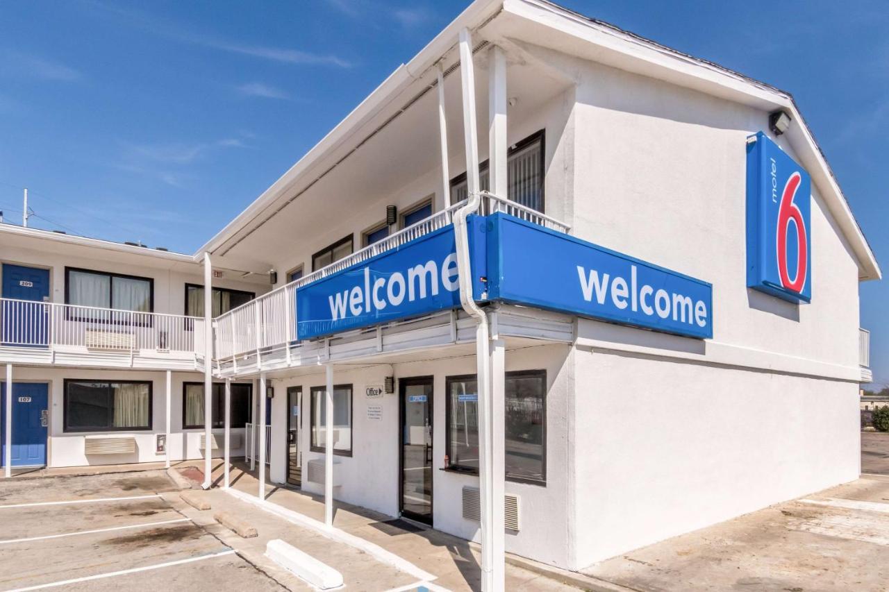 Motel 6 Fort Worth North Haltom City Eksteriør billede
