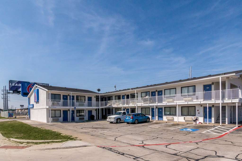 Motel 6 Fort Worth North Haltom City Eksteriør billede